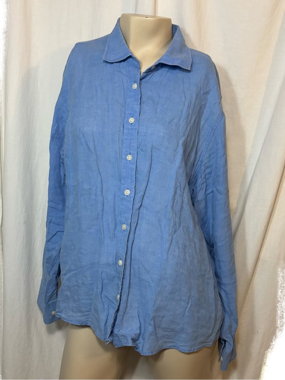 Women’s Lands’ End petite large light blue linen long sleeve button down top